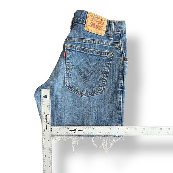 Levi’s Vintage Cut Off Denim Shorts Womens Size 8 Blue Streetwear‎ Y2K - Picture 5 of 9